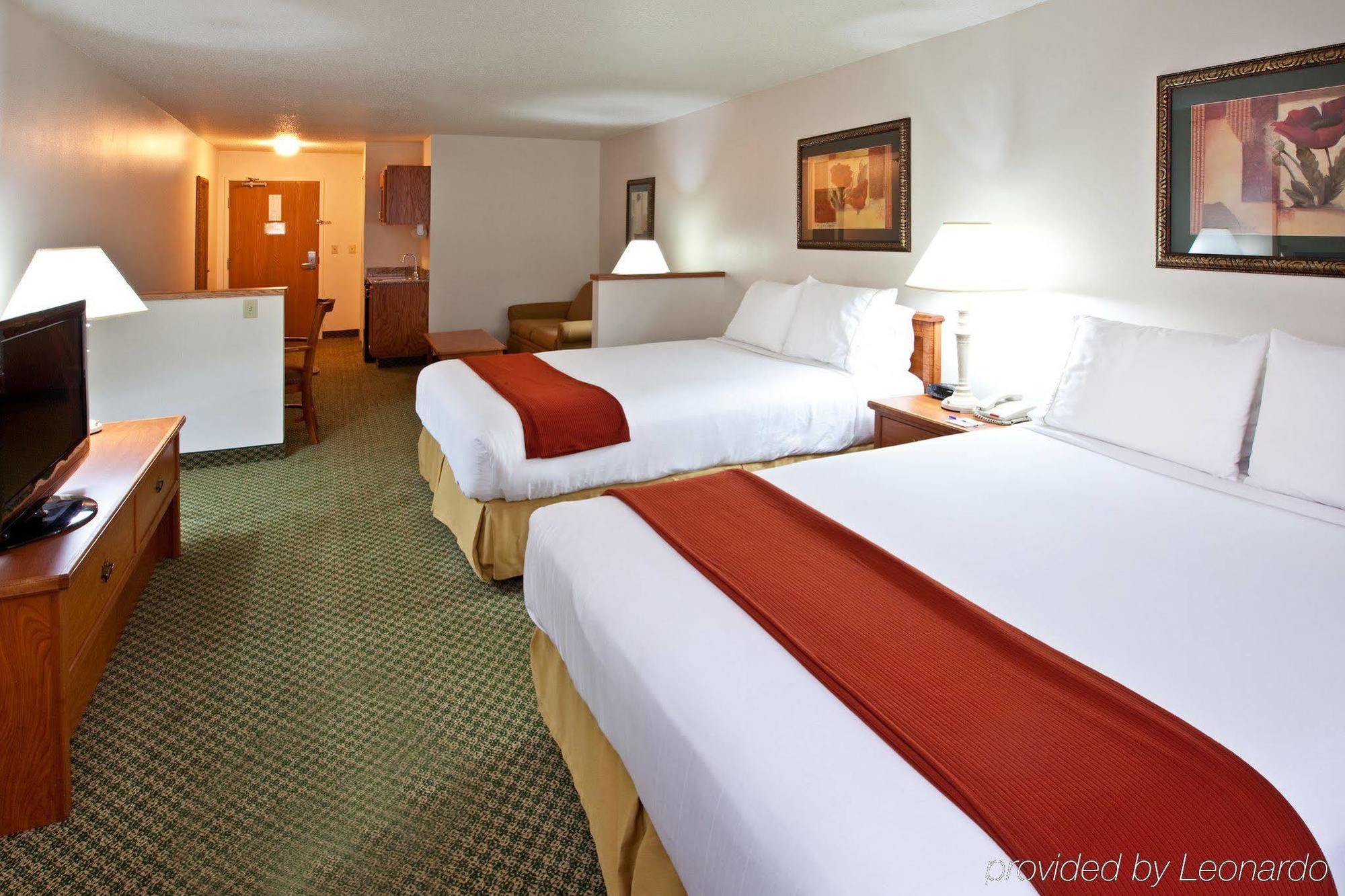 Holiday Inn Express & Suites Logan, An Ihg Hotel Zimmer foto