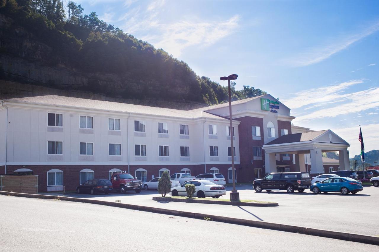 Holiday Inn Express & Suites Logan, An Ihg Hotel Exterior foto